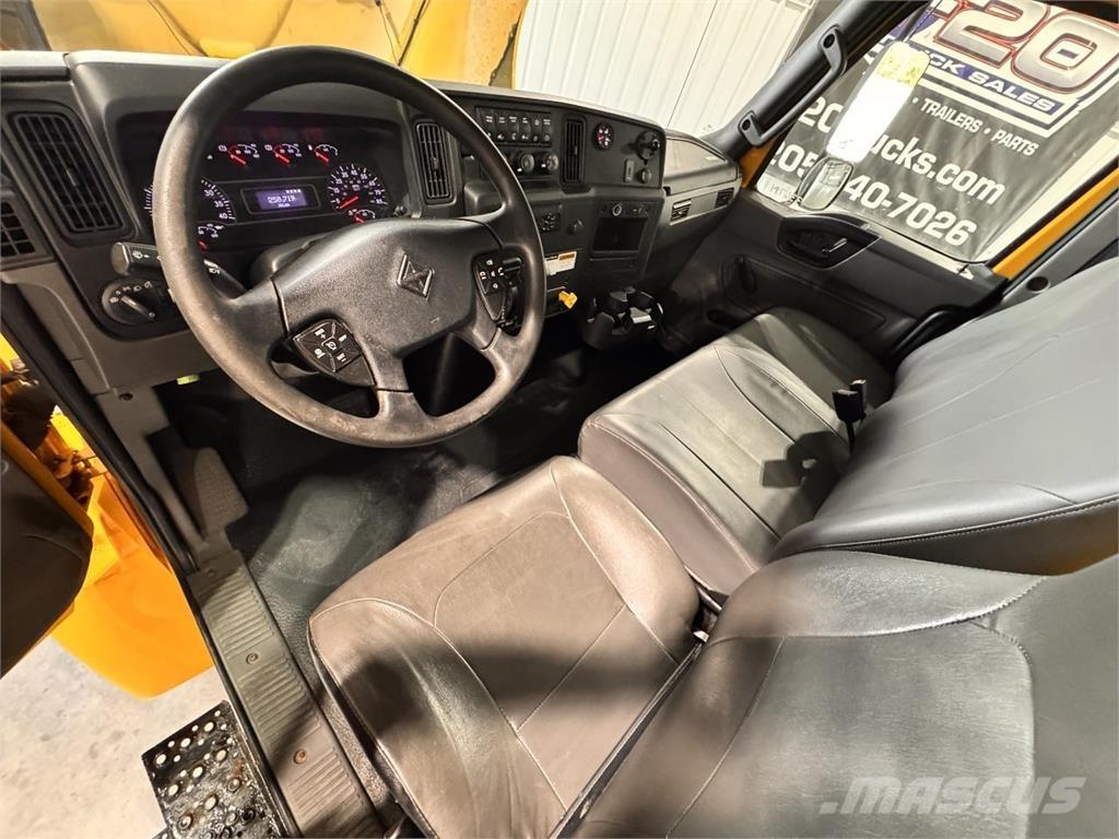 International MV607 Kofferaufbau