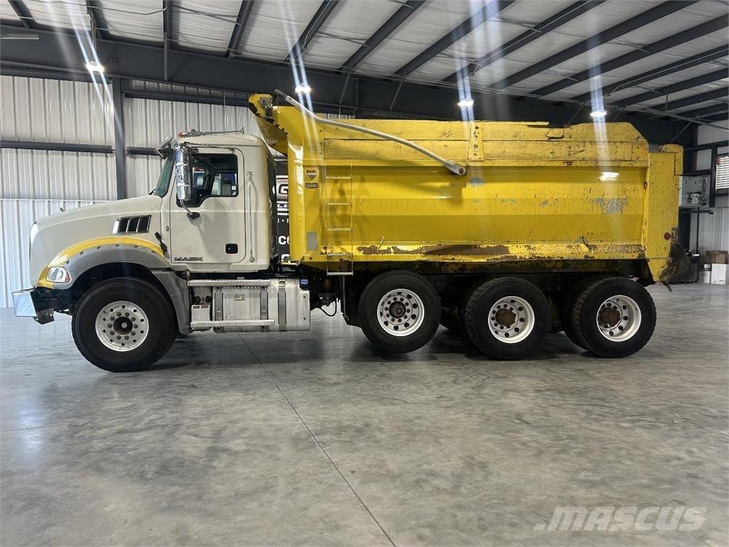 Mack Granite Kipper