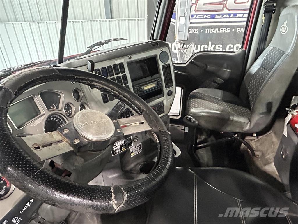 Mack GU713 Sattelzugmaschinen