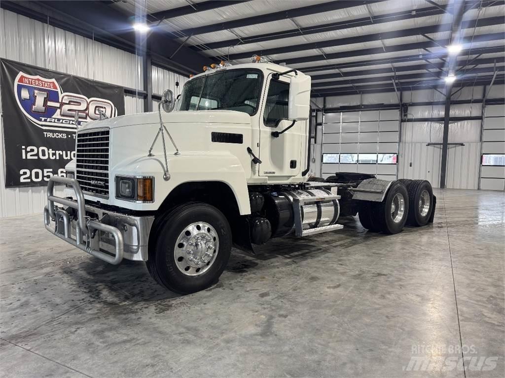 Mack Pinnacle 64T Sattelzugmaschinen