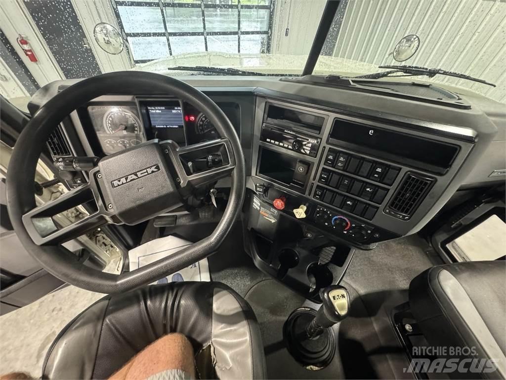 Mack Pinnacle 64T Sattelzugmaschinen