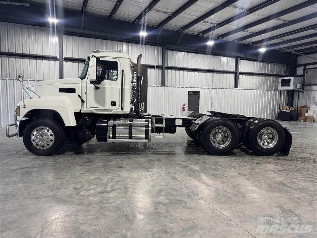Mack Pinnacle 64T Sattelzugmaschinen