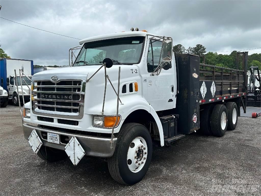 Sterling L7500 Pritschenwagen/Pritschenwagen mit Seitenklappe