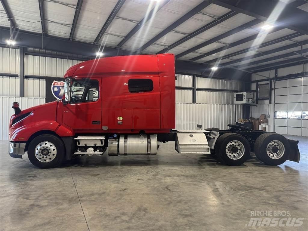 Volvo VNL64T740 Sattelzugmaschinen
