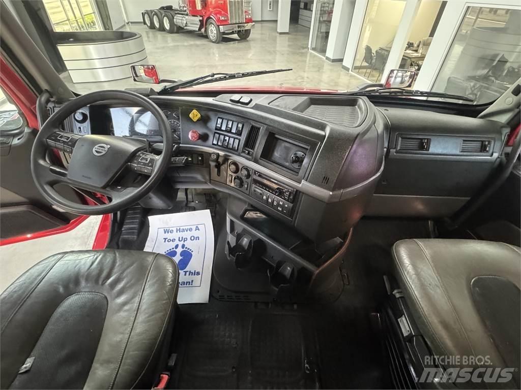 Volvo VNL64T740 Sattelzugmaschinen