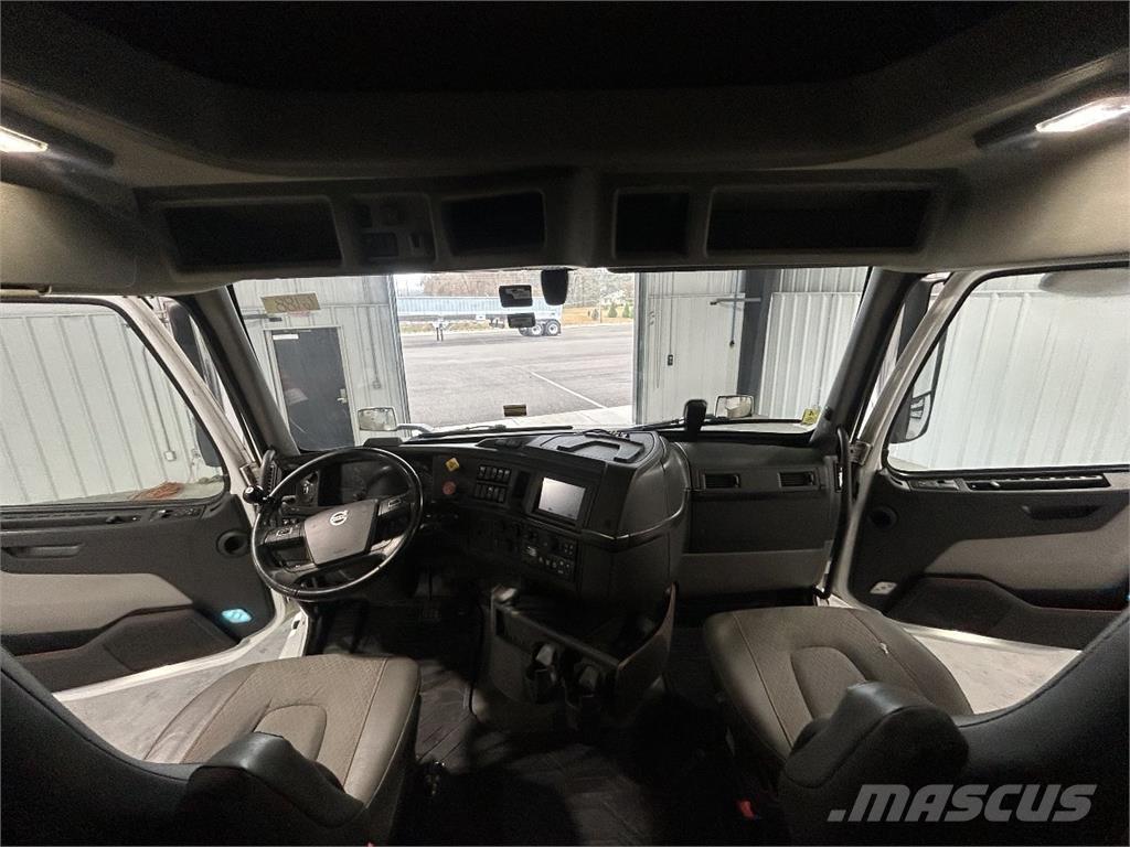 Volvo VNL64T740 Sattelzugmaschinen