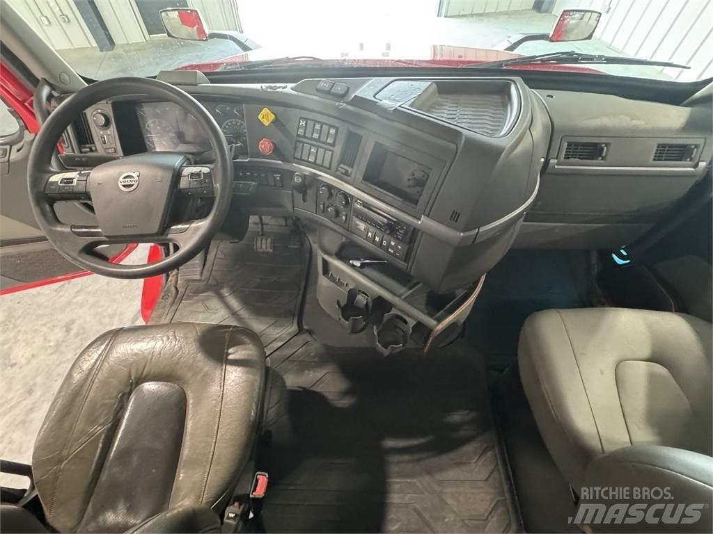 Volvo VNL740 Sattelzugmaschinen
