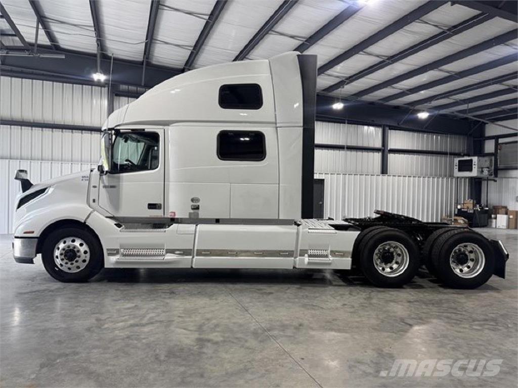 Volvo VNL860 Sattelzugmaschinen