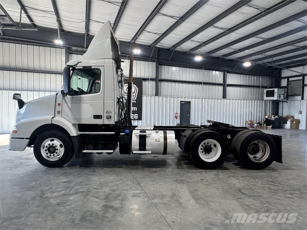 Volvo VNM Sattelzugmaschinen