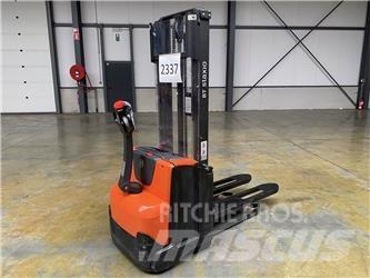Toyota BT SWE100 Zelfrijdende stapelaars