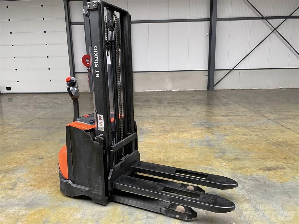Toyota BT SWE100 Zelfrijdende stapelaars
