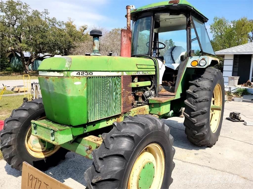 John Deere 4230 Traktoren