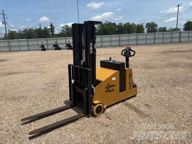 Big Joe CB-22 Zelfrijdende stapelaars