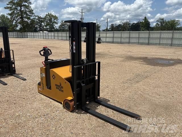 Big Joe CB-22 Zelfrijdende stapelaars