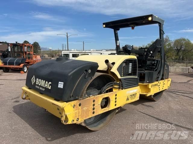 Bomag BW266AD Gummiradwalzen