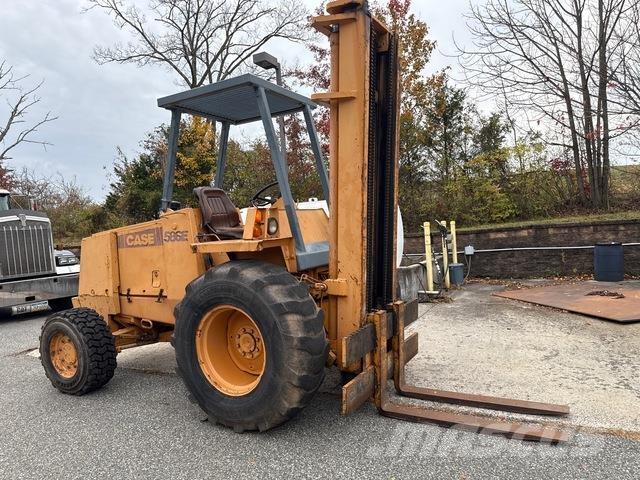 CASE 586E Geländestapler