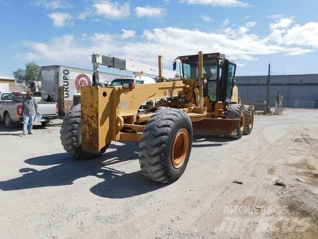 CASE 885 Grader