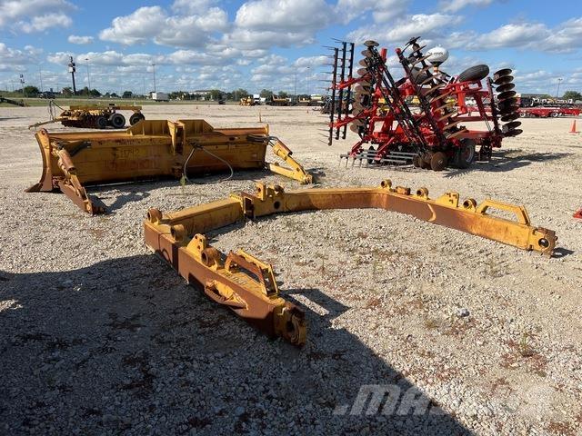 CAT  Planierschilder/Scharen