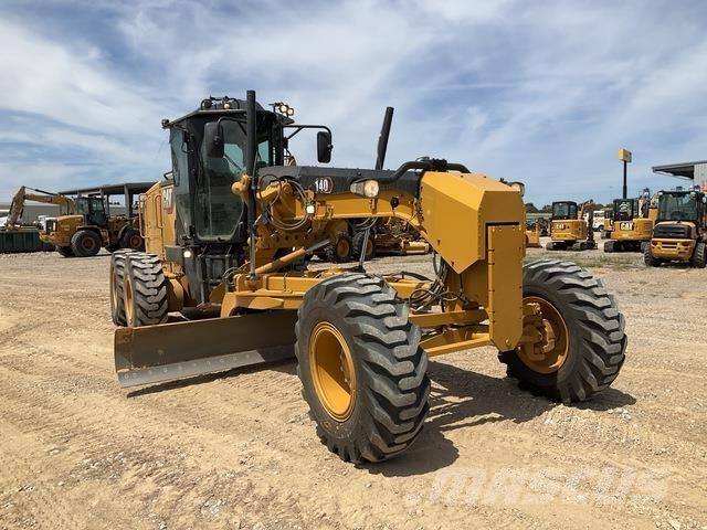 CAT 140 Grader