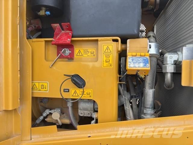 CAT 150 Grader