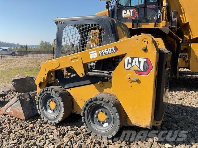 CAT 226D3 Kompaktlader