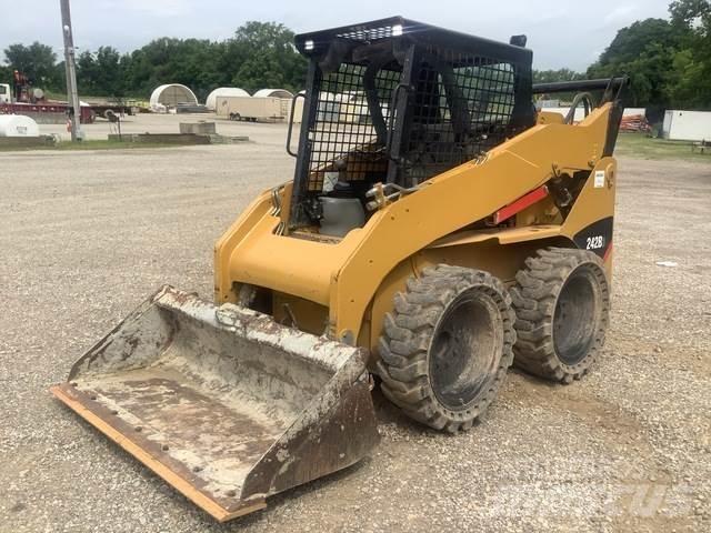 CAT 242B3 Kompaktlader