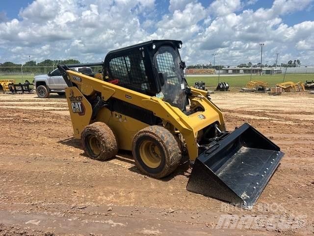 CAT 272D3 Kompaktlader
