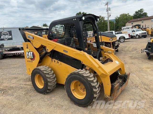 CAT 272D3 Kompaktlader