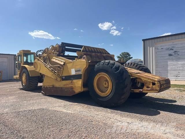 CAT 633D Schaber