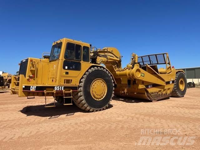 CAT 651E Schaber