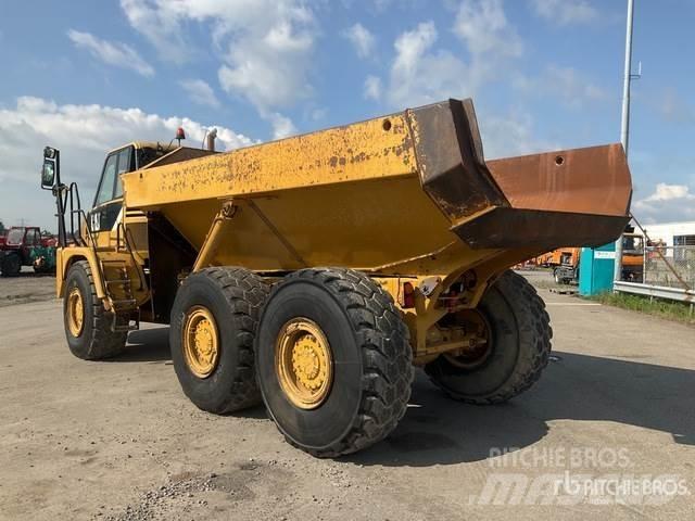 CAT 725 Dumper - Knickgelenk