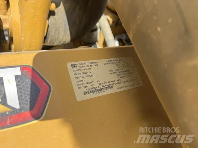 CAT 730 Dumper - Knickgelenk