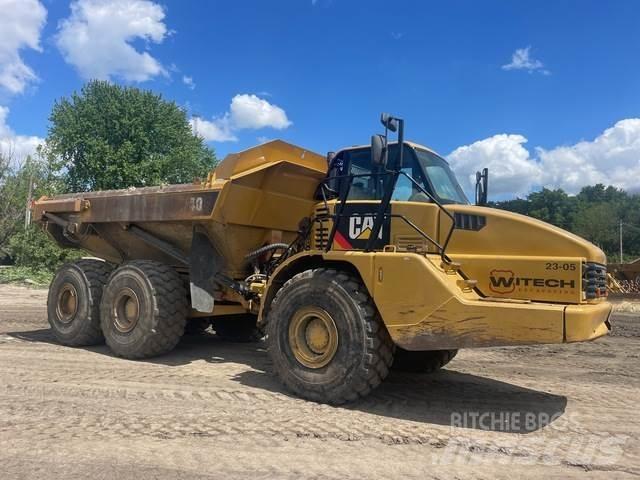 CAT 740 Dumper - Knickgelenk