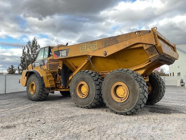 CAT 740 Dumper - Knickgelenk
