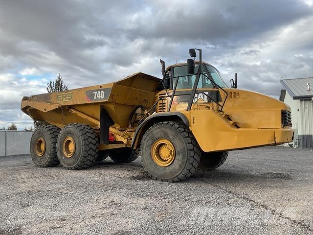 CAT 740 Dumper - Knickgelenk