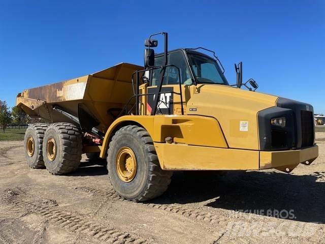 CAT 740B Dumper - Knickgelenk