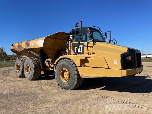 CAT 740B Dumper - Knickgelenk