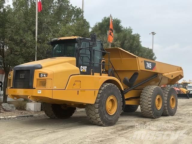 CAT 745 Dumper - Knickgelenk