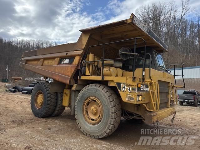 CAT 769D Dumper - Knickgelenk