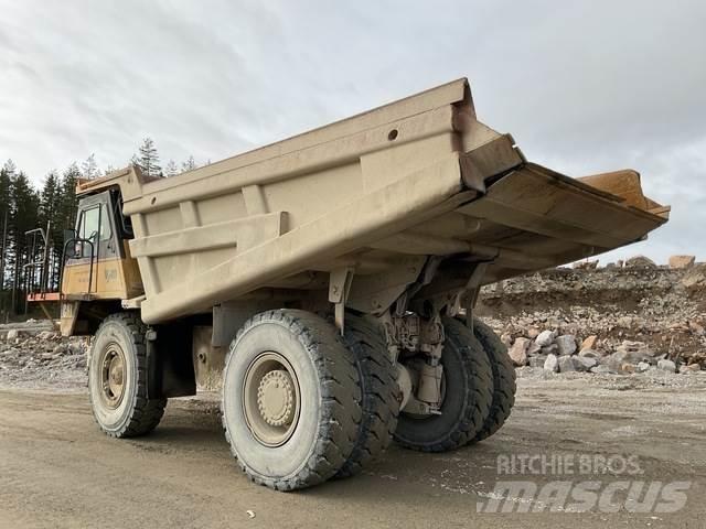 CAT 771D Dumper - Knickgelenk