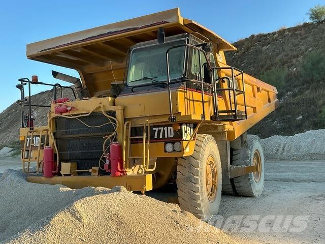 CAT 771D Dumper - Knickgelenk