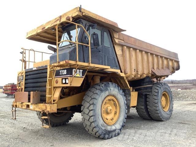 CAT 773B Dumper - Knickgelenk