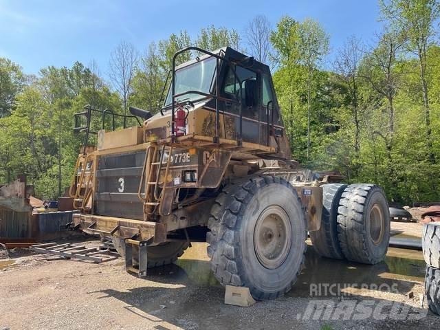CAT 773E Dumper - Knickgelenk