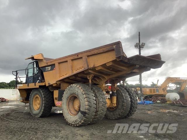 CAT 773F Dumper - Knickgelenk