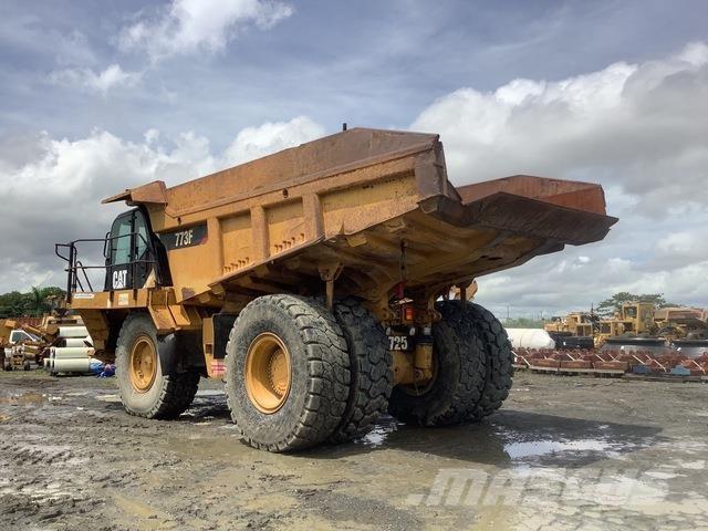 CAT 773F Dumper - Knickgelenk