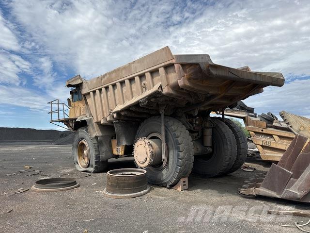 CAT 777B Dumper - Knickgelenk