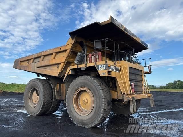 CAT 777D Dumper - Knickgelenk