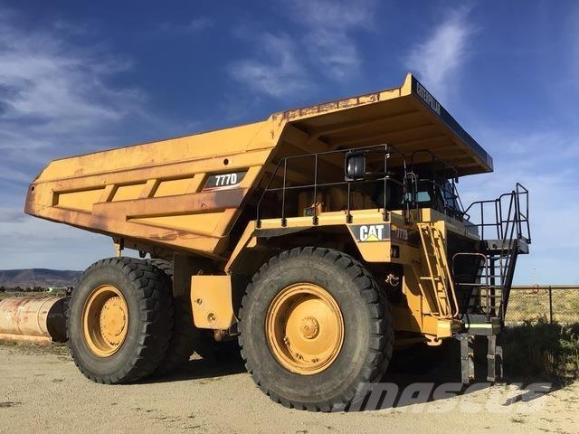 CAT 777D Dumper - Knickgelenk