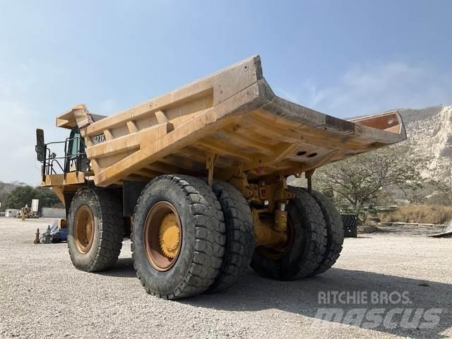 CAT 777F Dumper - Knickgelenk