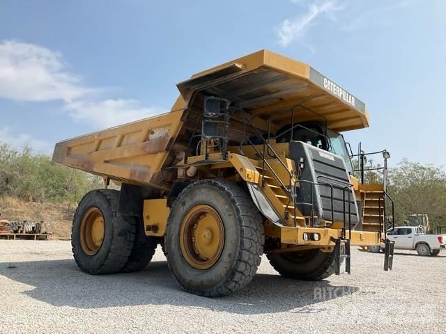 CAT 777F Dumper - Knickgelenk